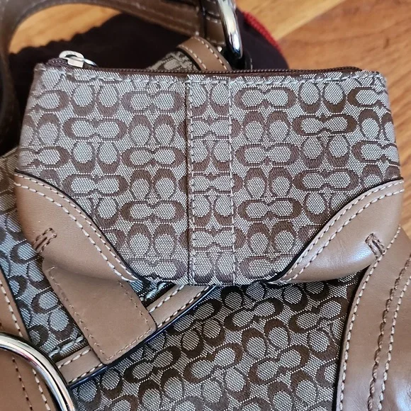 Like New Coach Vintage Leather & Canvas Soho Baguette plus coin purse & dust bag - Picture 7 of 15